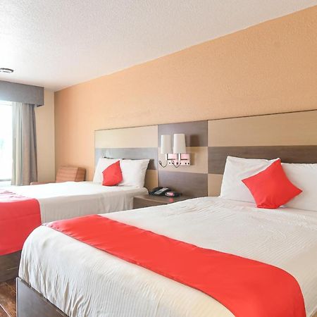 Scottish Inns & Suites - Woodlands Mall ザ・ウッドランズ エクステリア 写真