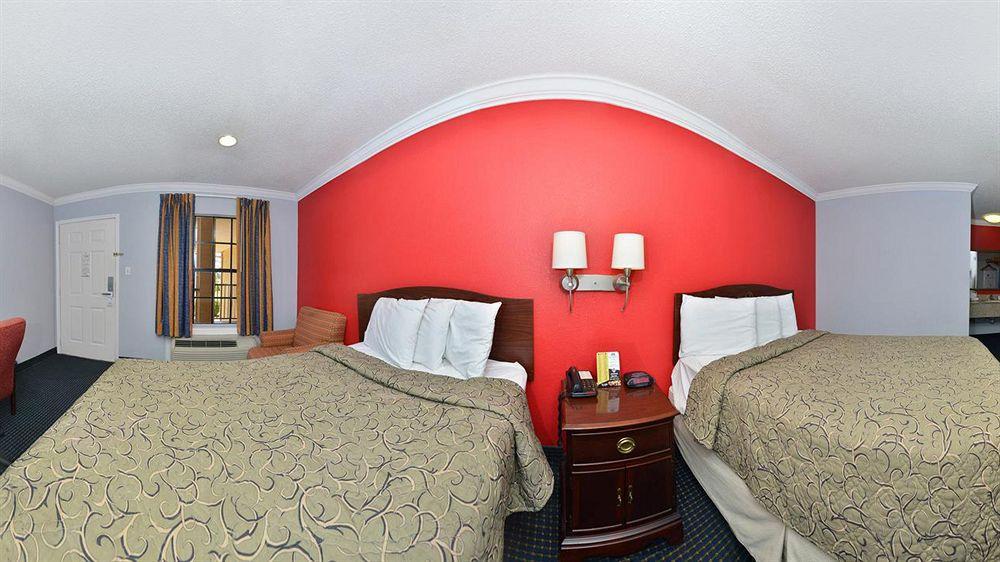 Scottish Inns & Suites - Woodlands Mall ザ・ウッドランズ エクステリア 写真
