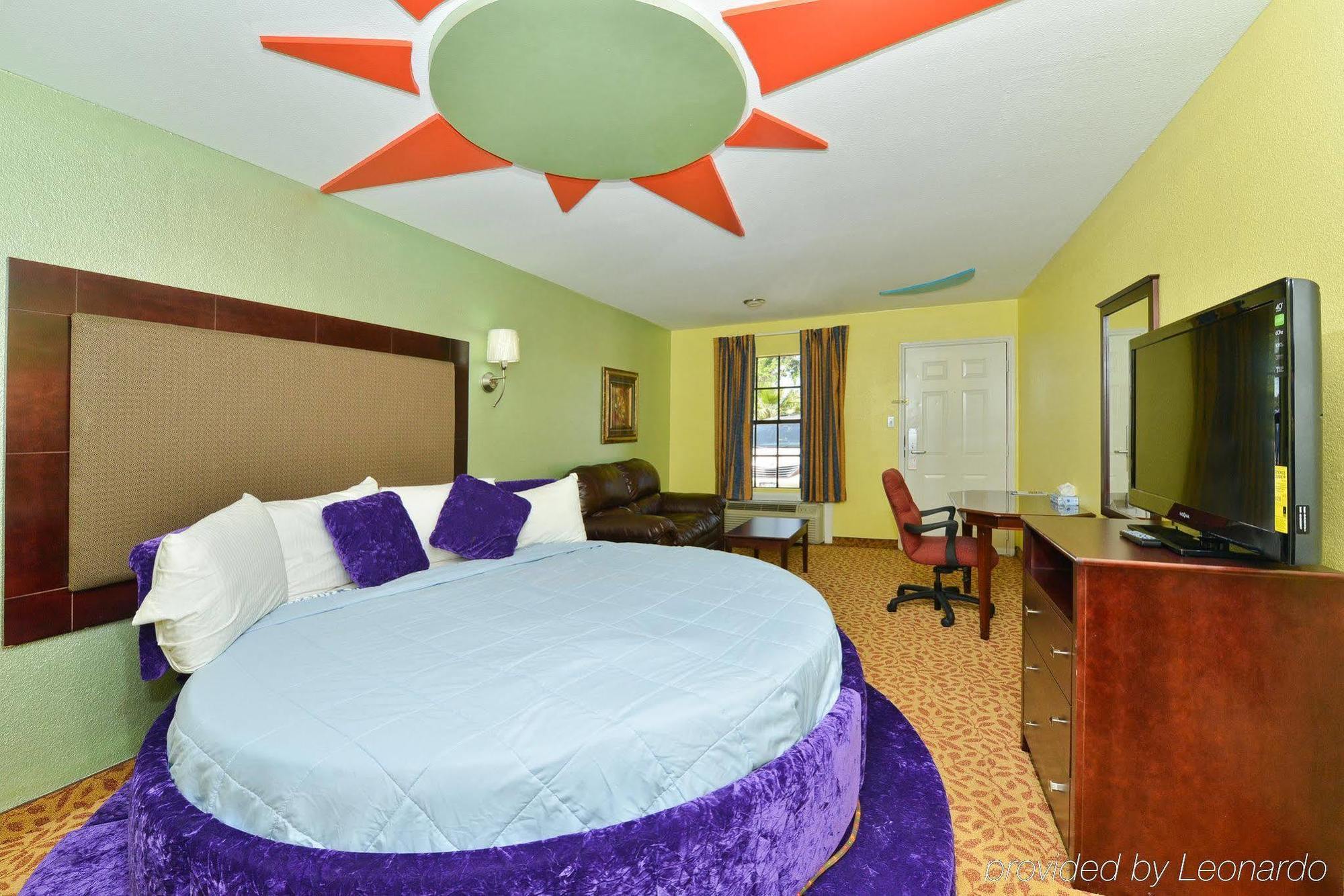 Scottish Inns & Suites - Woodlands Mall ザ・ウッドランズ エクステリア 写真