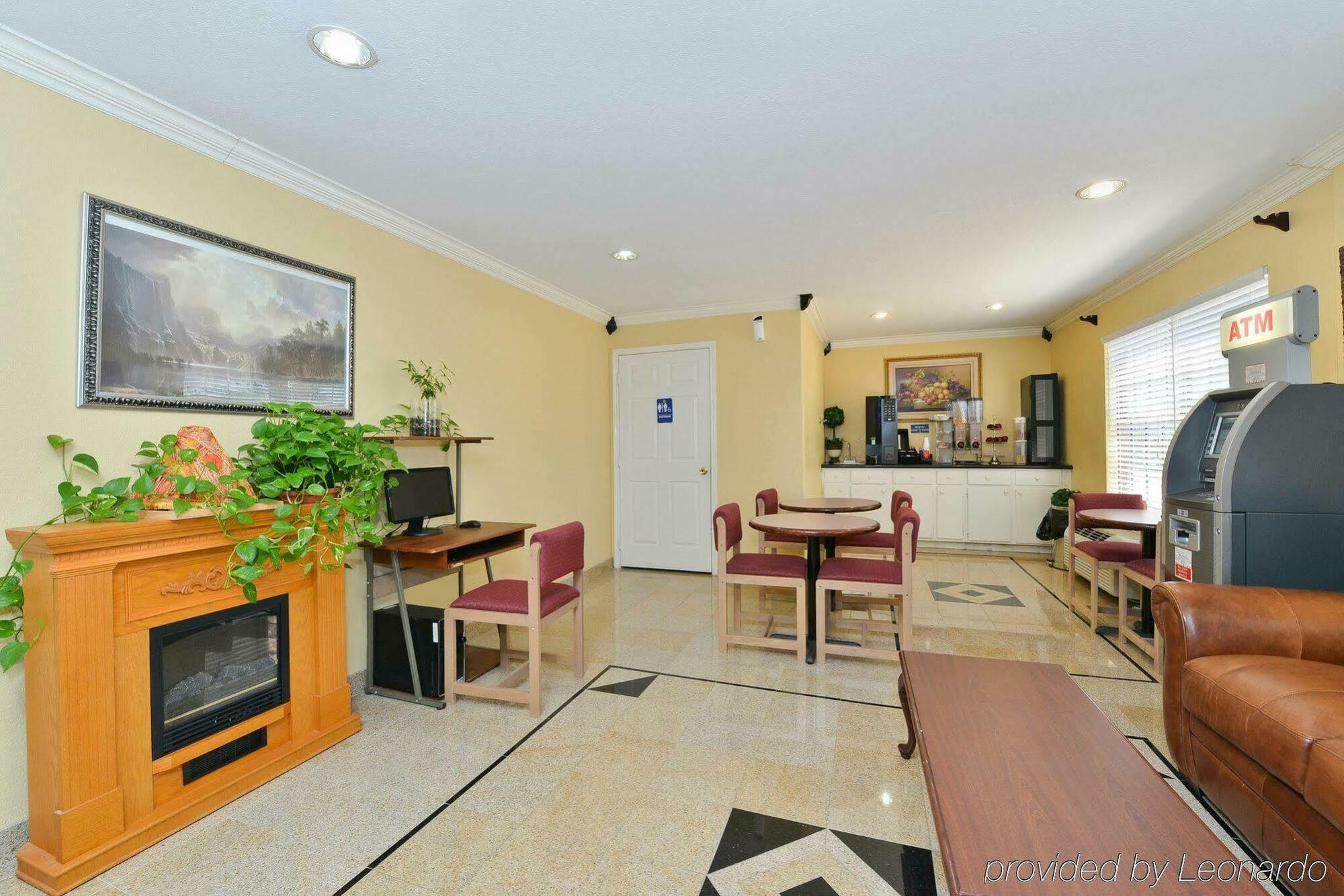 Scottish Inns & Suites - Woodlands Mall ザ・ウッドランズ エクステリア 写真