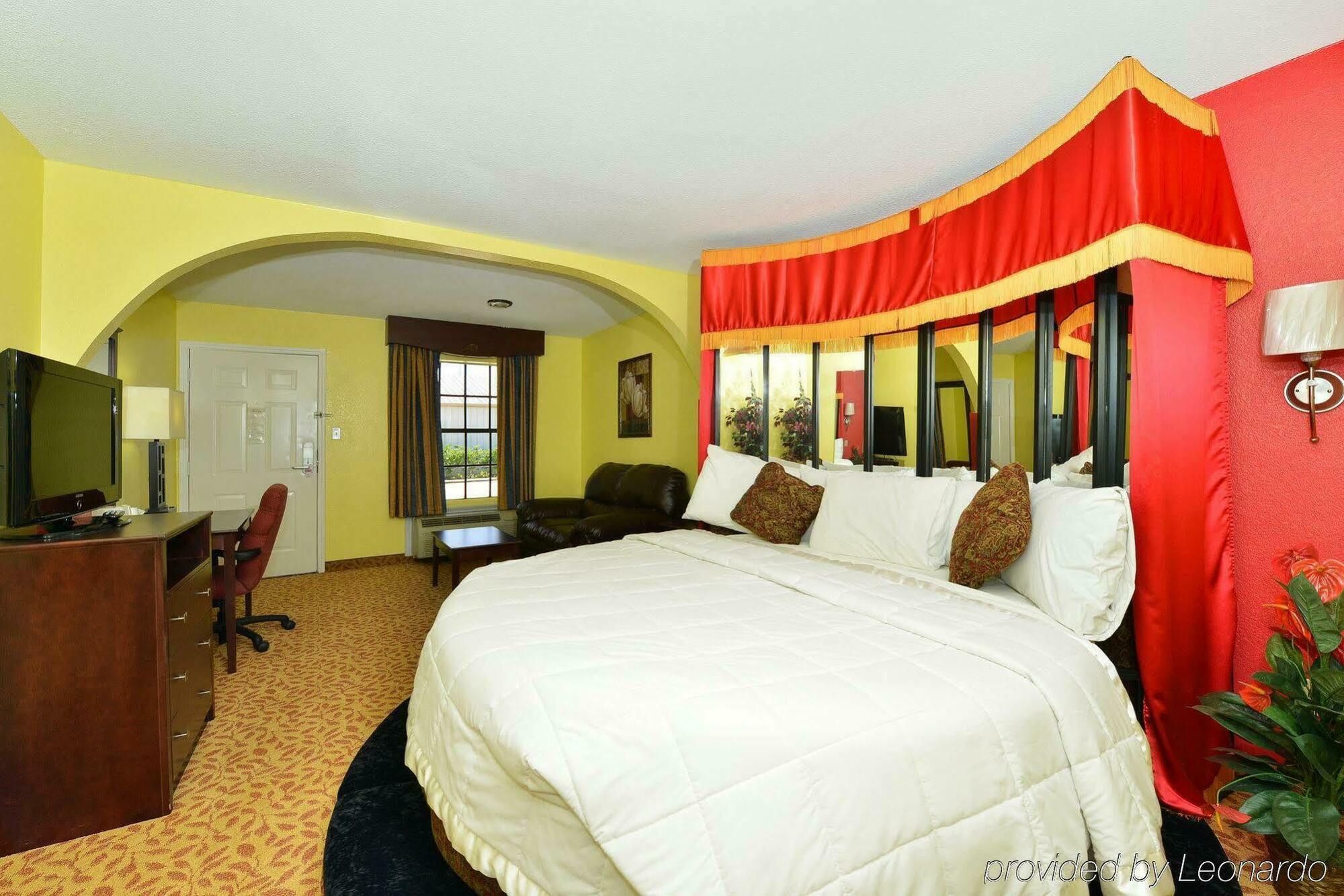 Scottish Inns & Suites - Woodlands Mall ザ・ウッドランズ エクステリア 写真